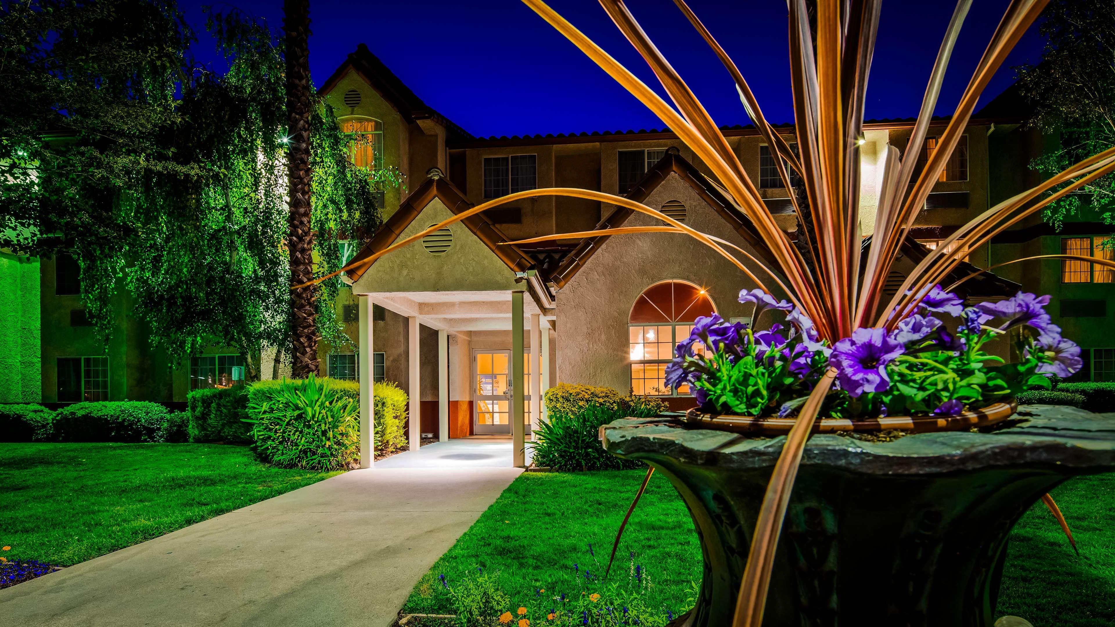 Surestay Plus Hotel By Best Western Rocklin Bagian luar foto